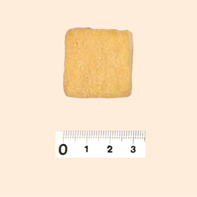絹厚揚げ豆腐　約10g(四角)